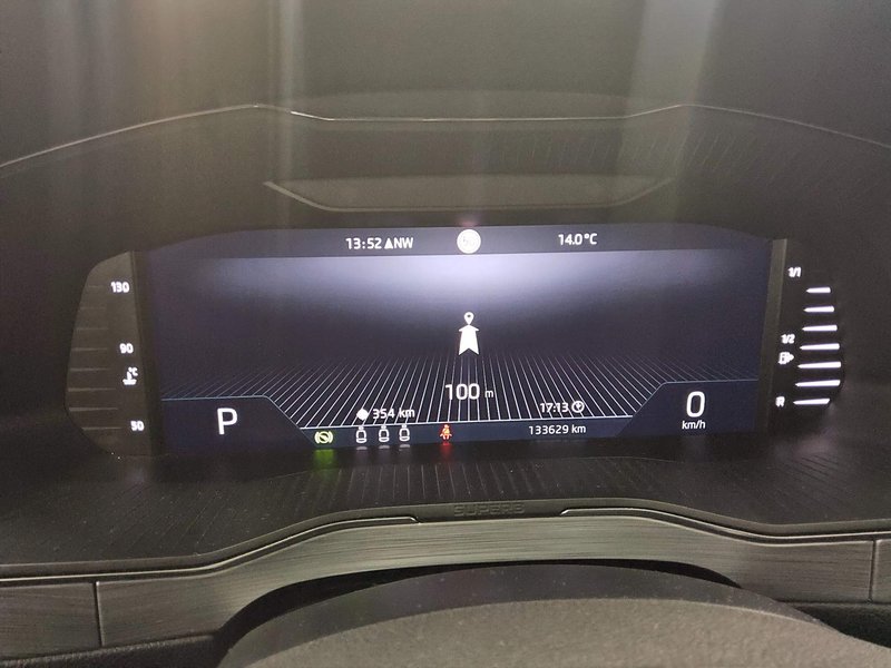 Škoda Superb Kombi 2.0 TDI automatik Ambition • ACC • električna peta vrata — 8