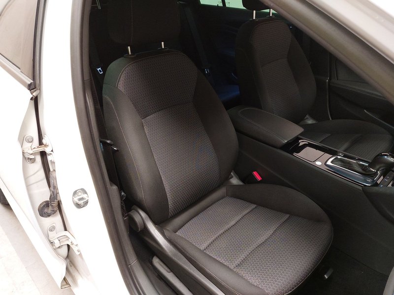 Opel Insignia ST 1.5 D Business Edition automatik • LED • navigacija — 12