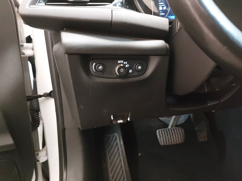 Opel Insignia ST 1.5 D Business Edition automatik • LED • navigacija — 7