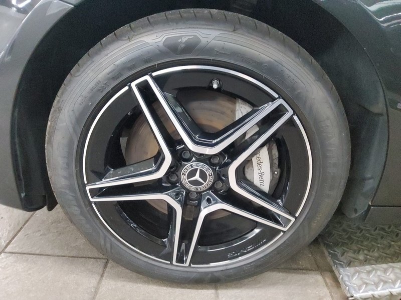 Mercedes-Benz E 300 de 4MATIC karavan automatik AMG Line • 360° kamera • ACC — 11