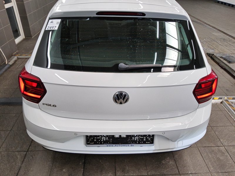 Volkswagen Polo 1.6 TDI • djelomično kožni interijer • navigacija — 11
