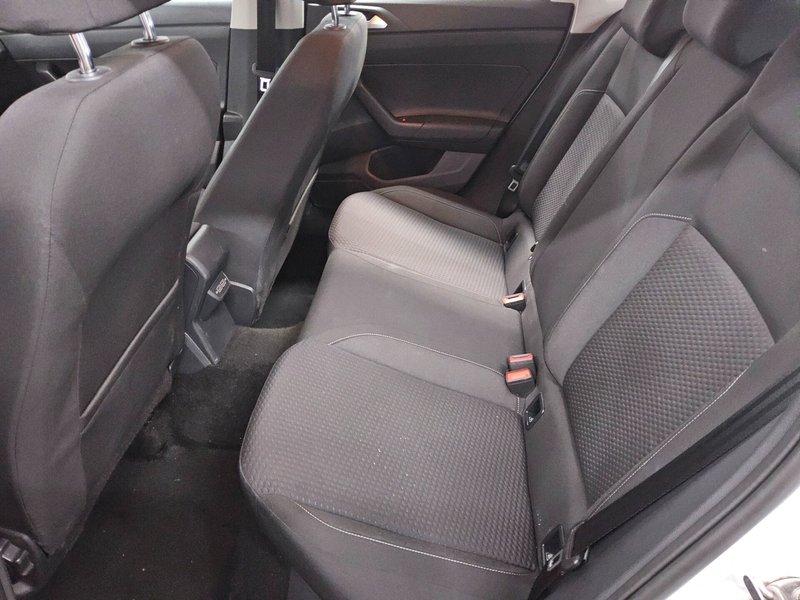 Volkswagen Polo 1.6 TDI • djelomično kožni interijer • navigacija — 13