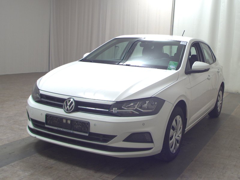 Volkswagen Polo 1.6 TDI • djelomično kožni interijer • navigacija — 2
