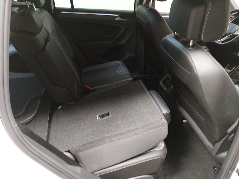 Volkswagen Tiguan 2.0 TDI R-Line • 360° kamera • električna peta vrata — 11