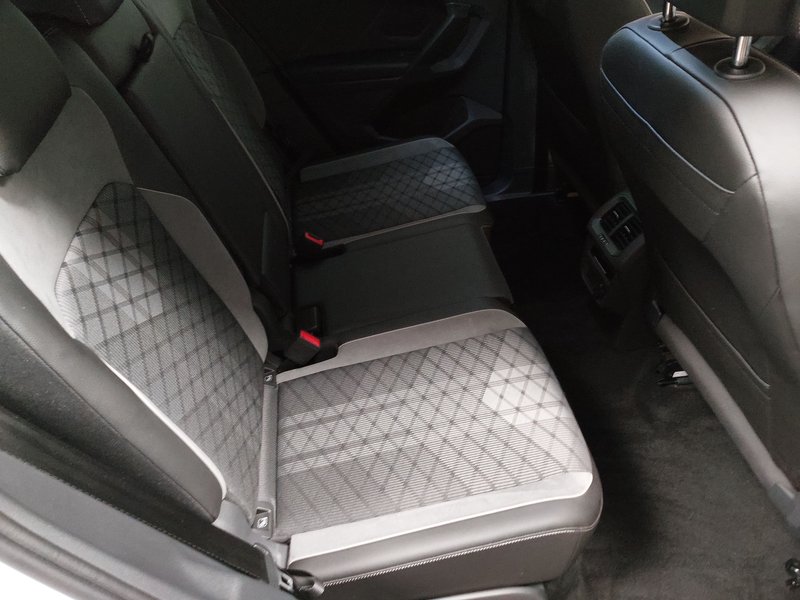 Volkswagen Tiguan 2.0 TDI R-Line • 360° kamera • električna peta vrata — 12