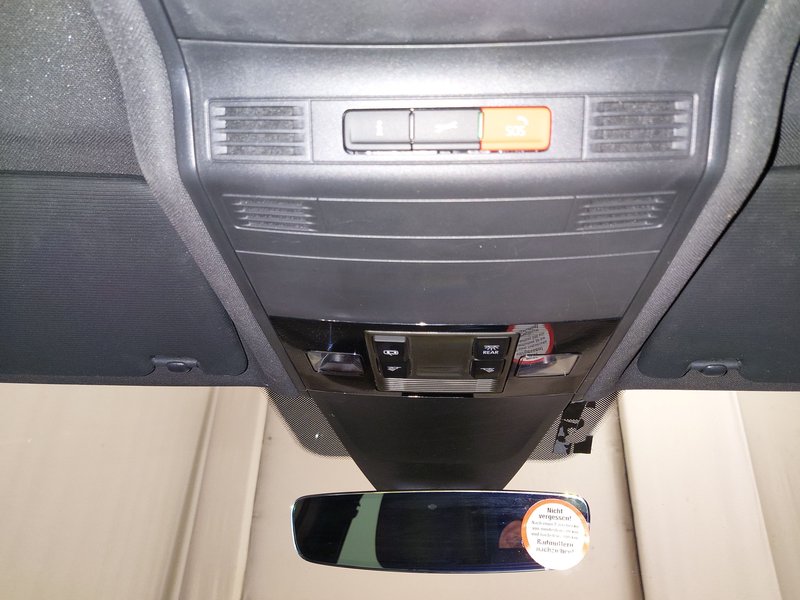 Volkswagen Tiguan 2.0 TDI R-Line • 360° kamera • električna peta vrata — 13