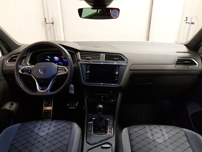 Volkswagen Tiguan 2.0 TDI R-Line • 360° kamera • električna peta vrata — 16
