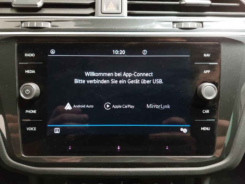 Volkswagen Tiguan 2.0 TDI R-Line • 360° kamera • električna peta vrata — 17