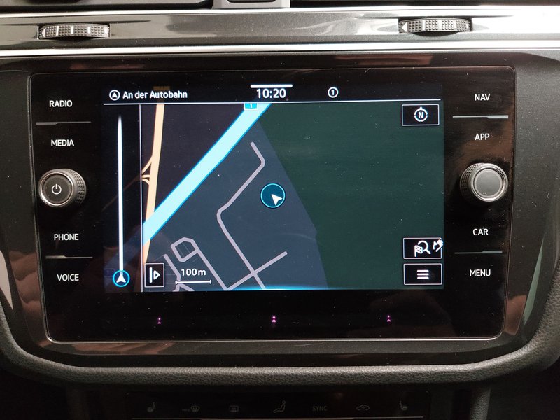 Volkswagen Tiguan 2.0 TDI R-Line • 360° kamera • električna peta vrata — 18