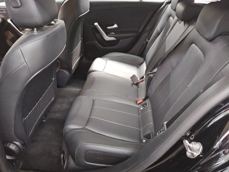 Mercedes-Benz CLA 200 d Shooting Brake automatik Progressive • LED • koža — 13