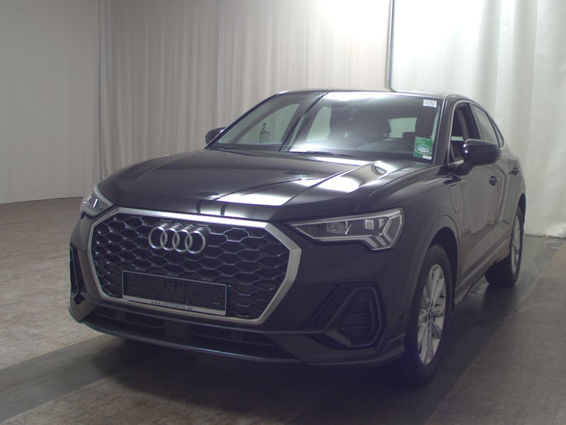Audi Q3 Sportback 45 TFSI e automatik • koža • navigacija — 2