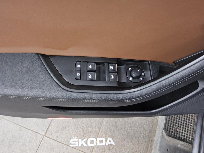 Škoda Superb Combi 1.4 TSI L&K automatik • AHK • Full LED — 10