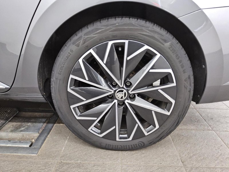Škoda Superb Combi 1.4 TSI L&K automatik • AHK • Full LED — 11