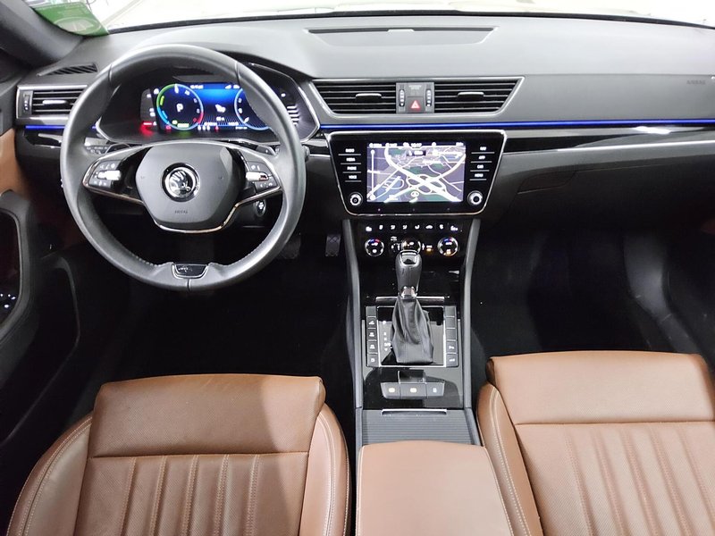 Škoda Superb Combi 1.4 TSI L&K automatik • AHK • Full LED — 5