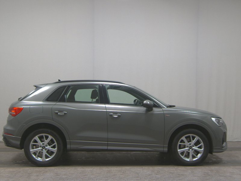 Audi Q3 40 TDI automatik quattro S line • panorama • Full LED