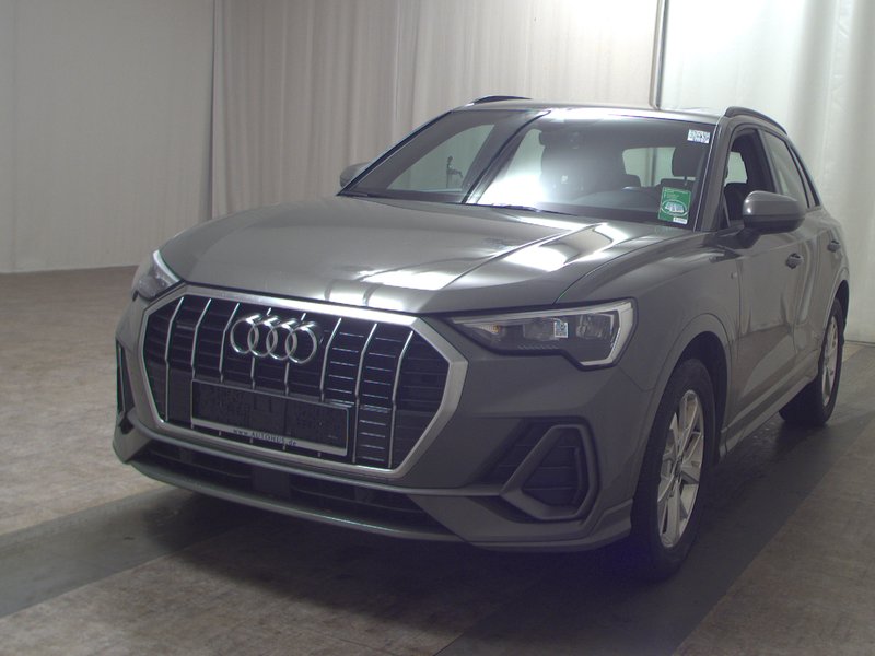 Audi Q3 40 TDI automatik quattro S line • panorama • Full LED — 2
