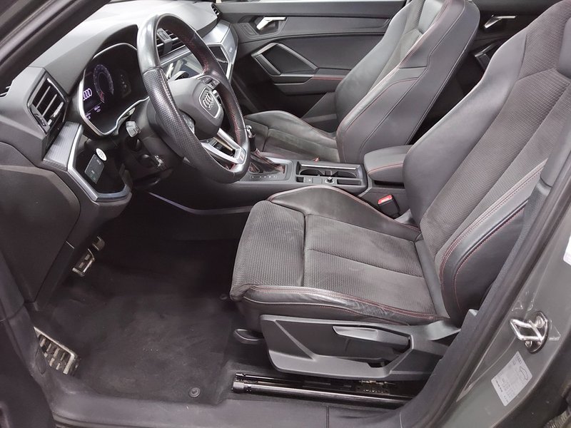 Audi Q3 40 TDI automatik quattro S line • panorama • Full LED — 9