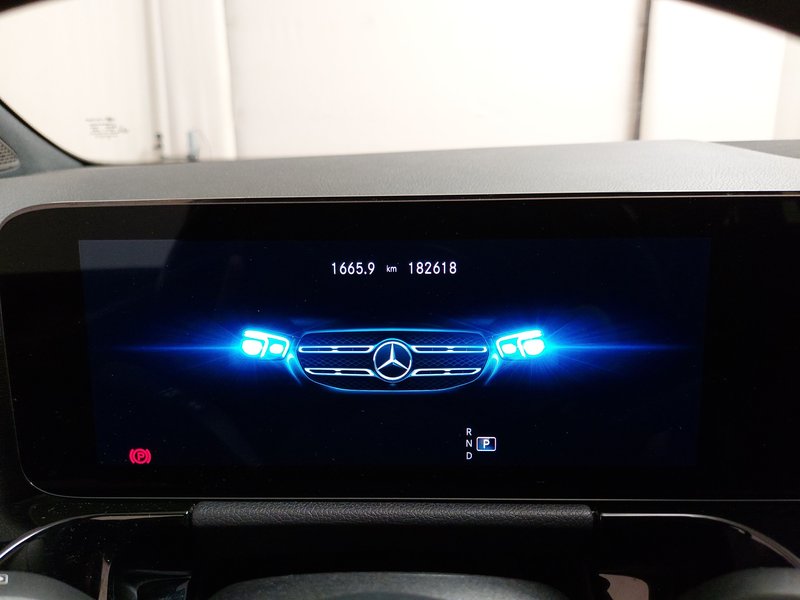 Mercedes-Benz GLA 200 d automatik Progressive • električna peta vrata • LED — 20