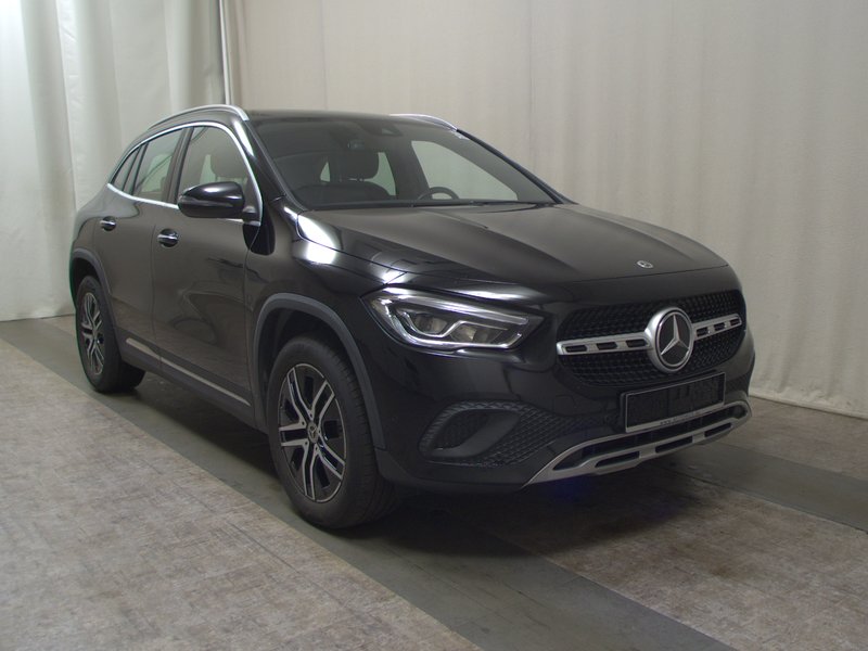 Mercedes-Benz GLA 200 d automatik Progressive • električna peta vrata • LED — 3
