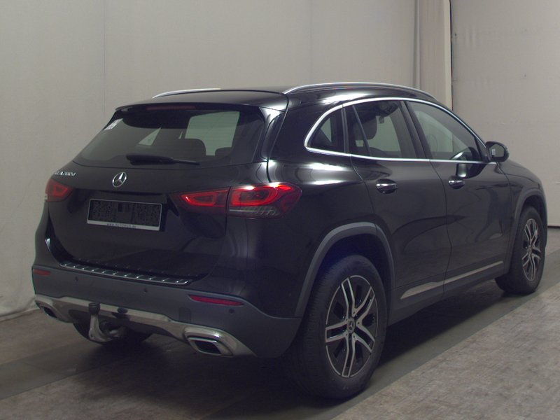 Mercedes-Benz GLA 200 d automatik Progressive • električna peta vrata • LED — 4