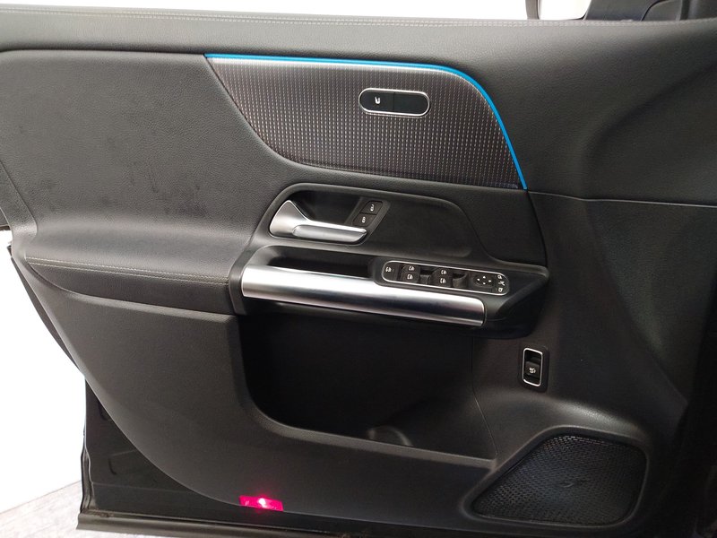 Mercedes-Benz GLA 200 d automatik Progressive • električna peta vrata • LED — 5