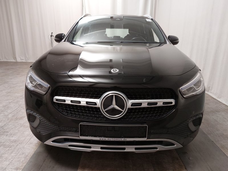 Mercedes-Benz GLA 200 d automatik Progressive • električna peta vrata • LED — 9