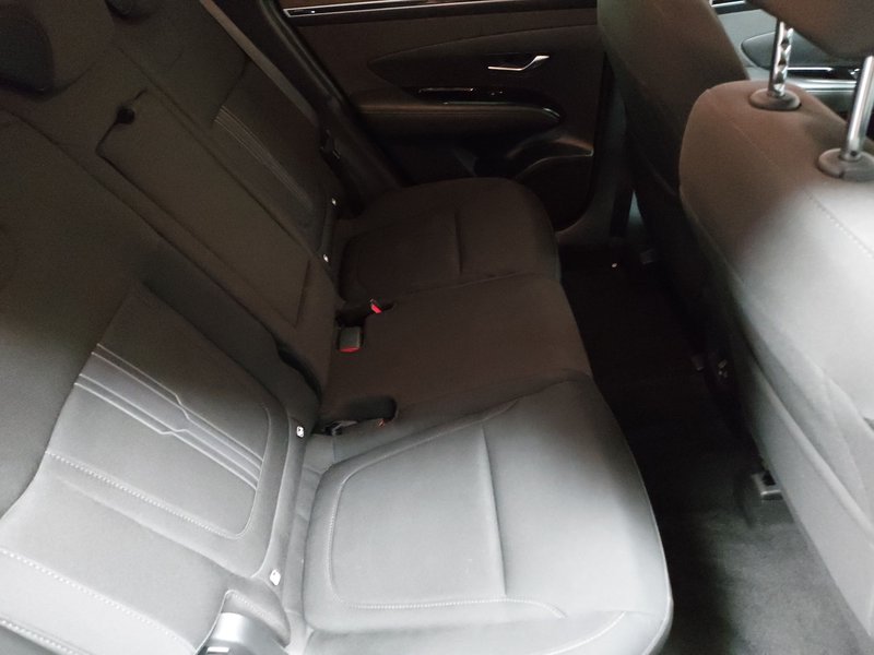 Hyundai Tucson 1.6 CRDI automatik • ACC • bežično punjenje — 12