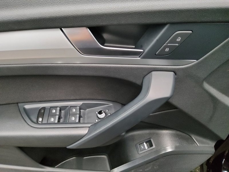 Audi Q5 35 TDI automatik • ACC • Full LED — 10