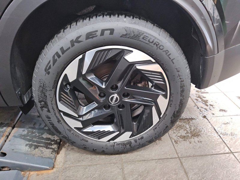 Nissan Qashqai 1.3 DIG-T N-Connecta • ACC • električna vrata — 11