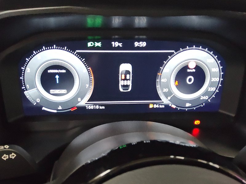 Nissan Qashqai 1.3 DIG-T N-Connecta • ACC • električna vrata — 8