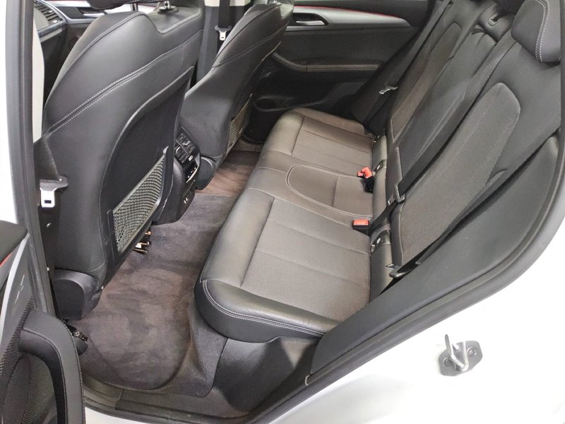BMW X3 xDrive20d automatik Advantage • panorama • ACC — 13