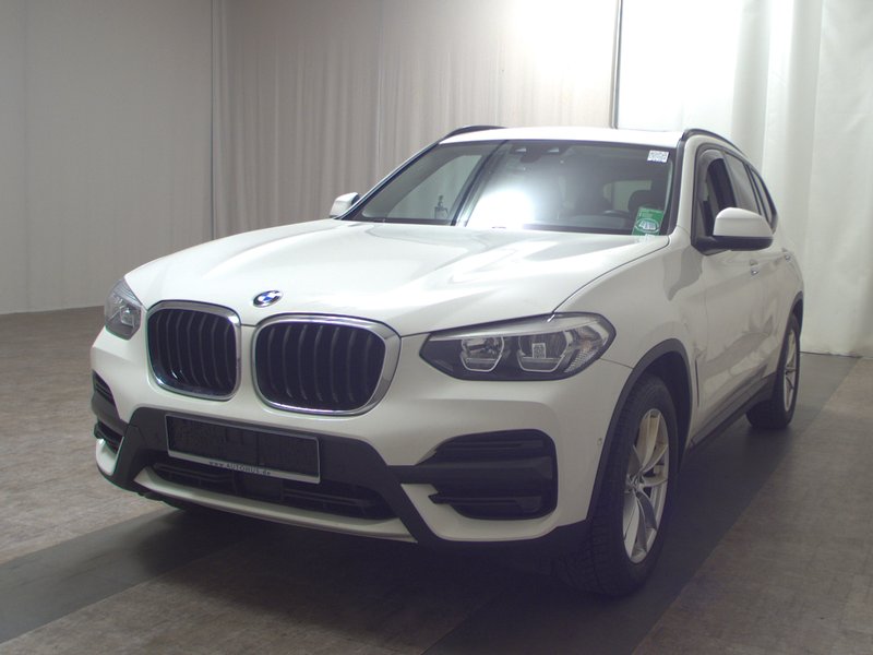 BMW X3 xDrive20d automatik Advantage • panorama • ACC — 2