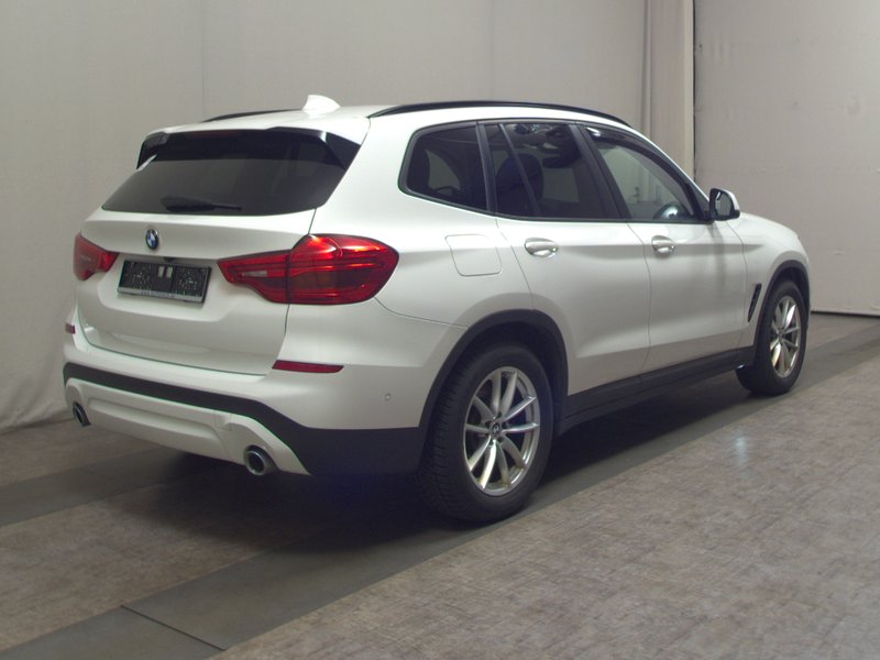 BMW X3 xDrive20d automatik Advantage • panorama • ACC — 4
