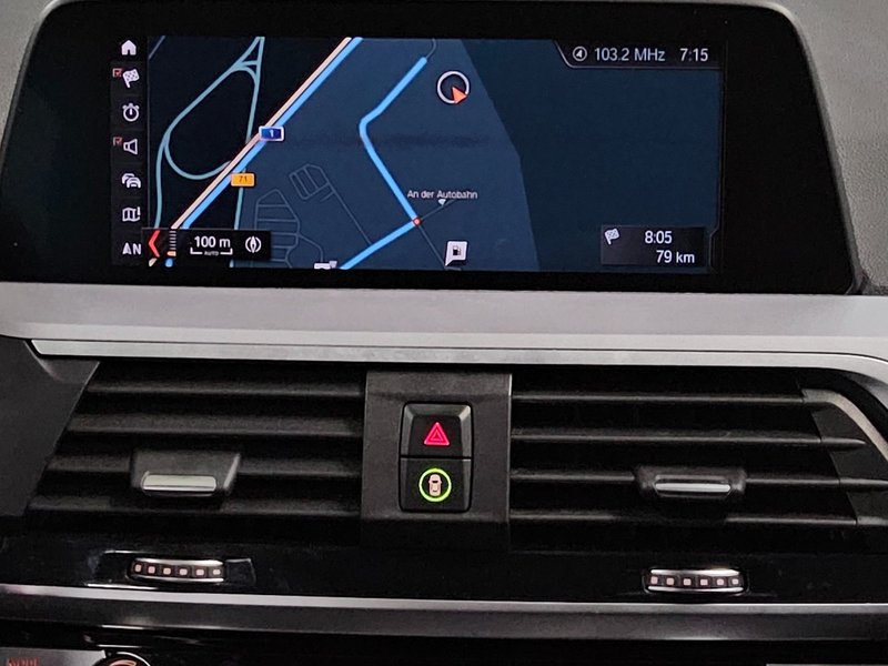 BMW X3 xDrive20d automatik Advantage • panorama • ACC — 7
