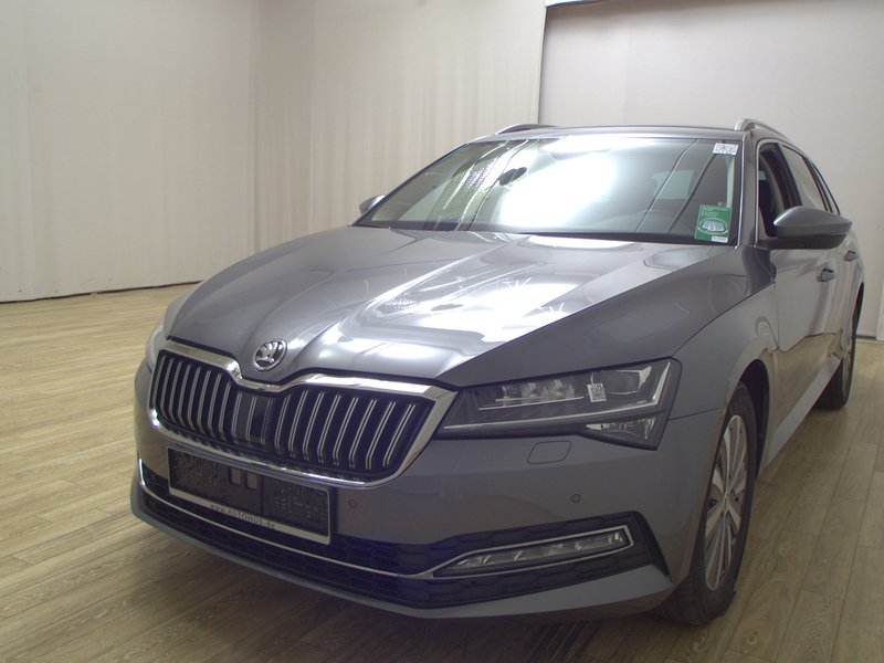 Škoda Superb Combi 2.0 TDI Style automatik • ACC • LED — 2