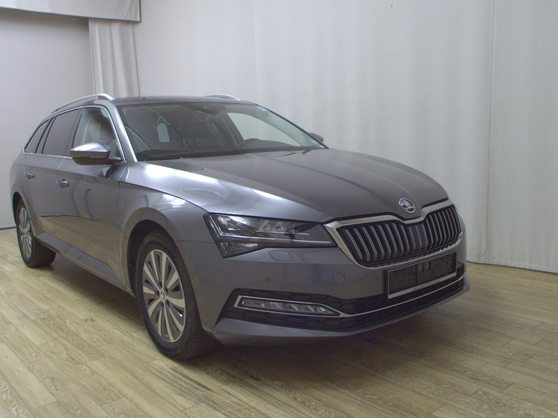 Škoda Superb Combi 2.0 TDI Style automatik • ACC • LED — 3