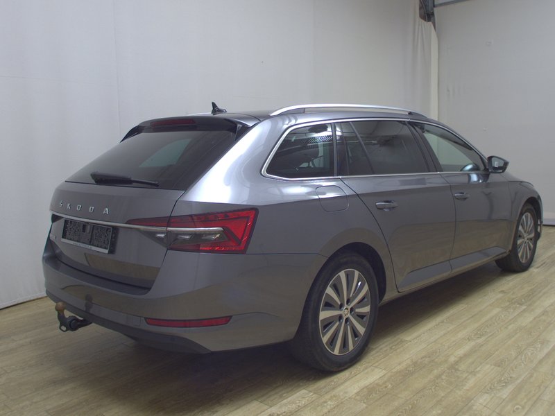 Škoda Superb Combi 2.0 TDI Style automatik • ACC • LED — 4