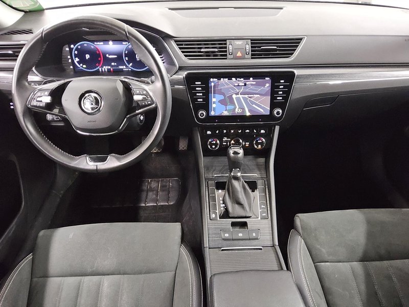 Škoda Superb Combi 2.0 TDI Style automatik • ACC • LED — 5