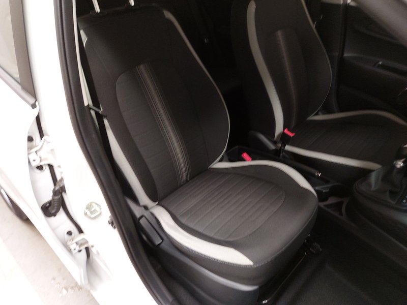 Hyundai i10 1.2 Trend • automatska klima • grijanje sjedala — 10