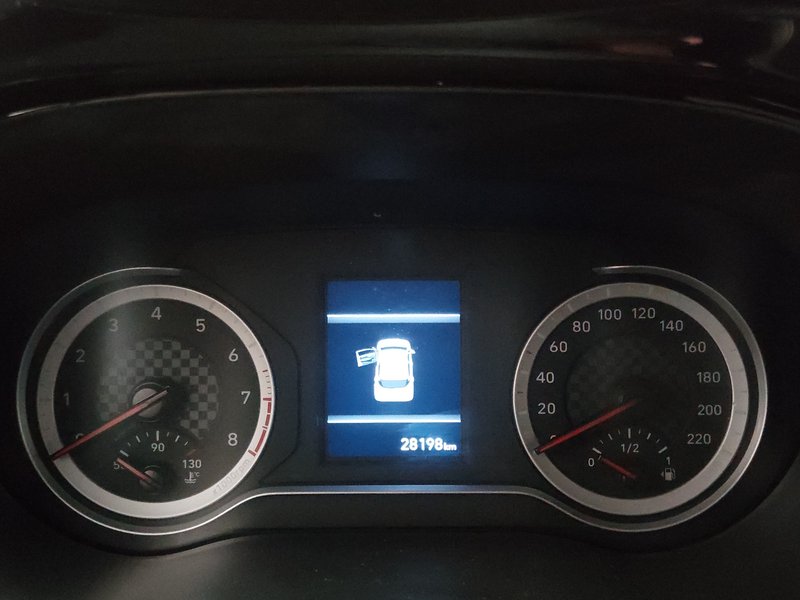 Hyundai i10 1.2 Trend • automatska klima • grijanje sjedala — 20