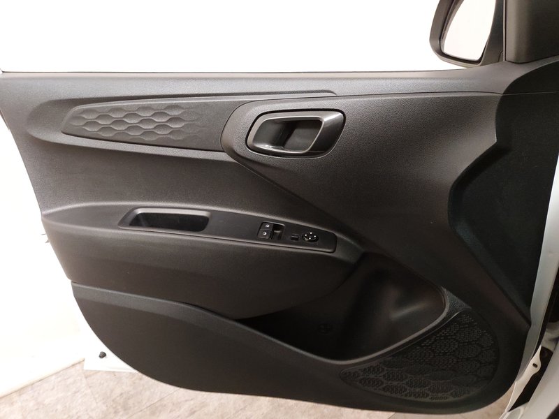 Hyundai i10 1.2 Trend • automatska klima • grijanje sjedala — 5