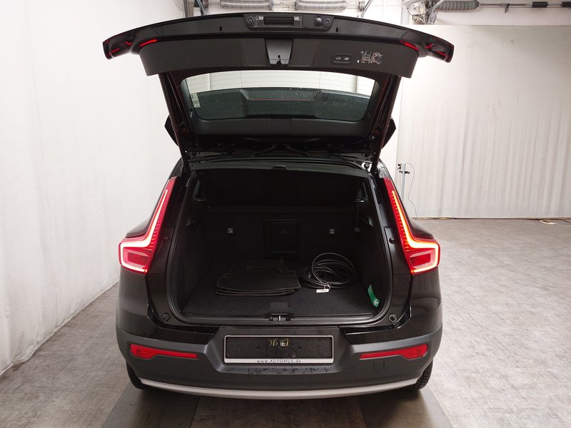 Volvo XC40 T4 Recharge Inscription automatik • Full LED • digitalni instrumenti — 15