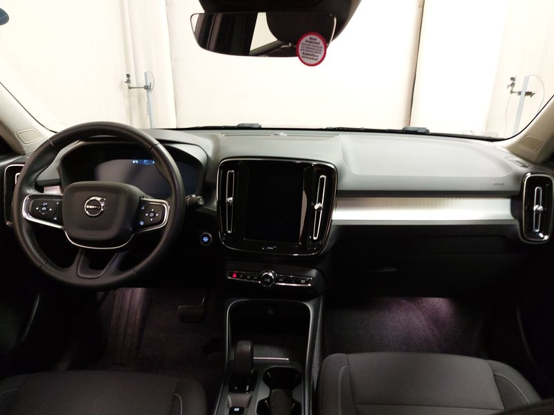 Volvo XC40 T4 Recharge Inscription automatik • Full LED • digitalni instrumenti — 16