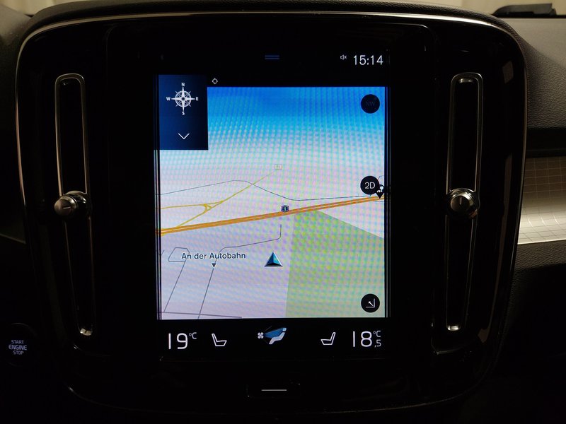 Volvo XC40 T4 Recharge Inscription automatik • Full LED • digitalni instrumenti — 18