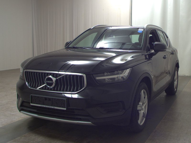 Volvo XC40 T4 Recharge Inscription automatik • Full LED • digitalni instrumenti — 2