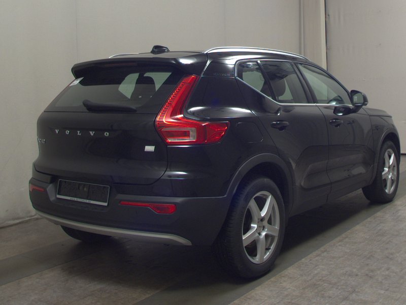 Volvo XC40 T4 Recharge Inscription automatik • Full LED • digitalni instrumenti — 4