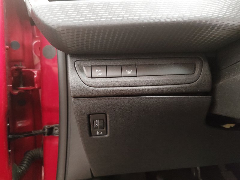 Peugeot 2008 automatik • panorama • senzori za parkiranje straga — 7