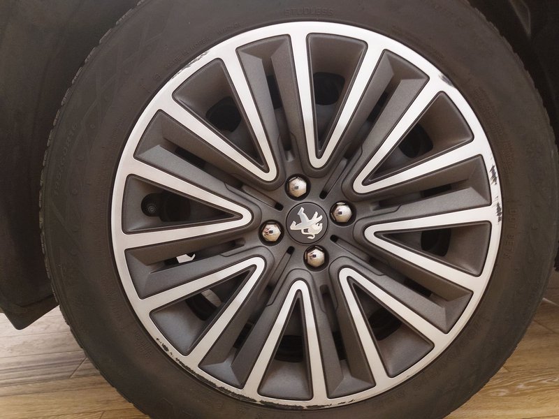 Peugeot 2008 automatik • panorama • senzori za parkiranje straga — 9