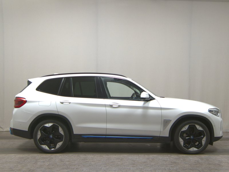 BMW Ix3 Impressive • 360° kamera • ACC