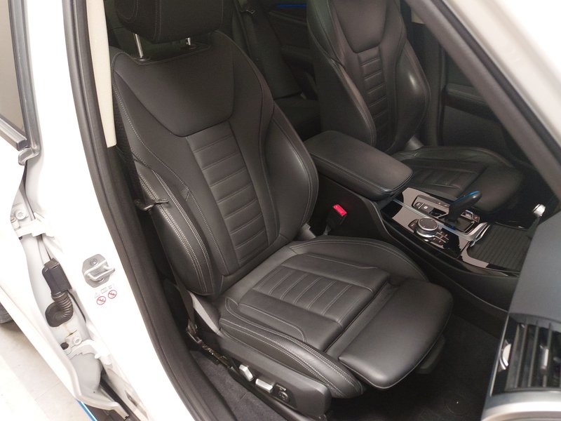 BMW Ix3 Impressive • 360° kamera • ACC — 11